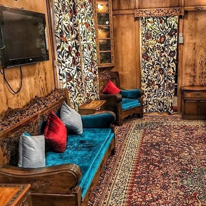 Lake Victoria Houseboats Bed and Breakfast Srīnagar Esterno foto