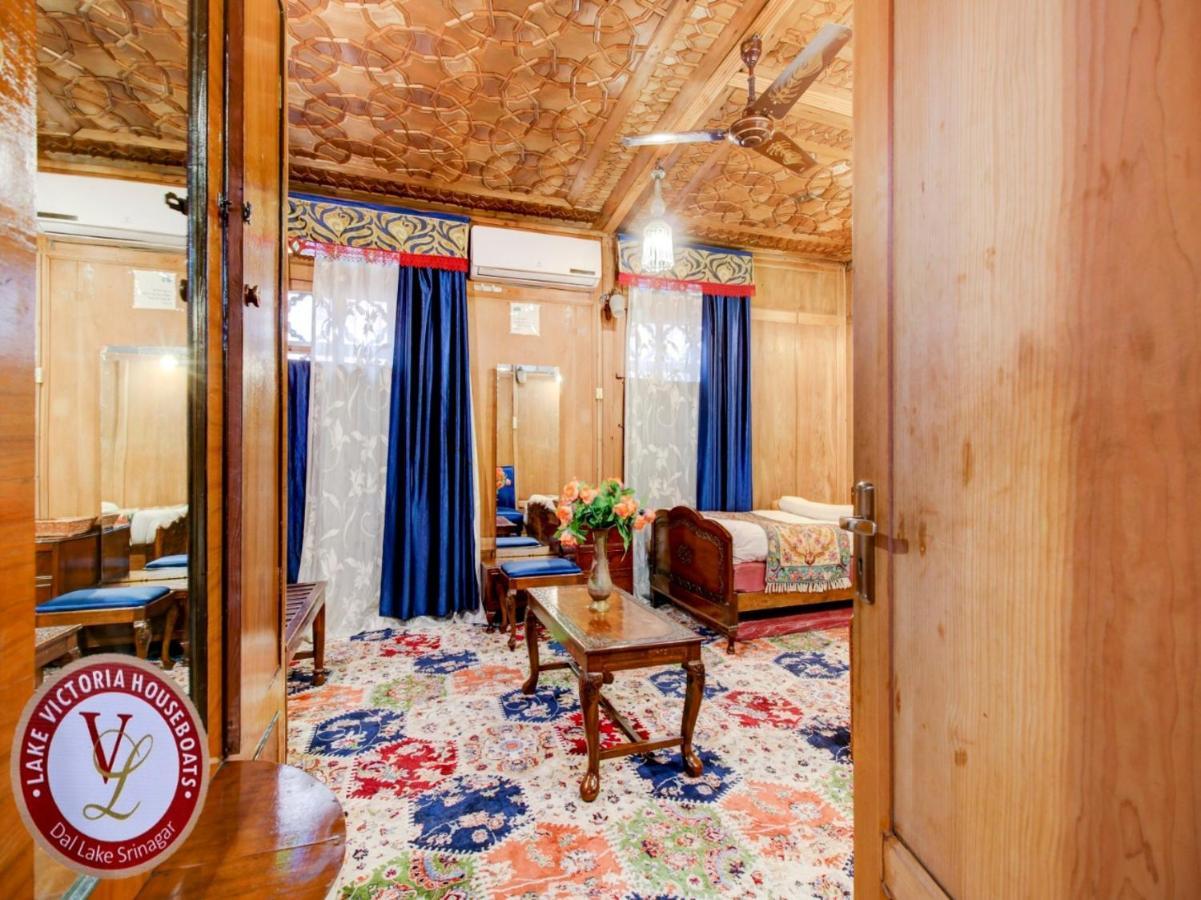 Lake Victoria Houseboats Bed and Breakfast Srīnagar Esterno foto